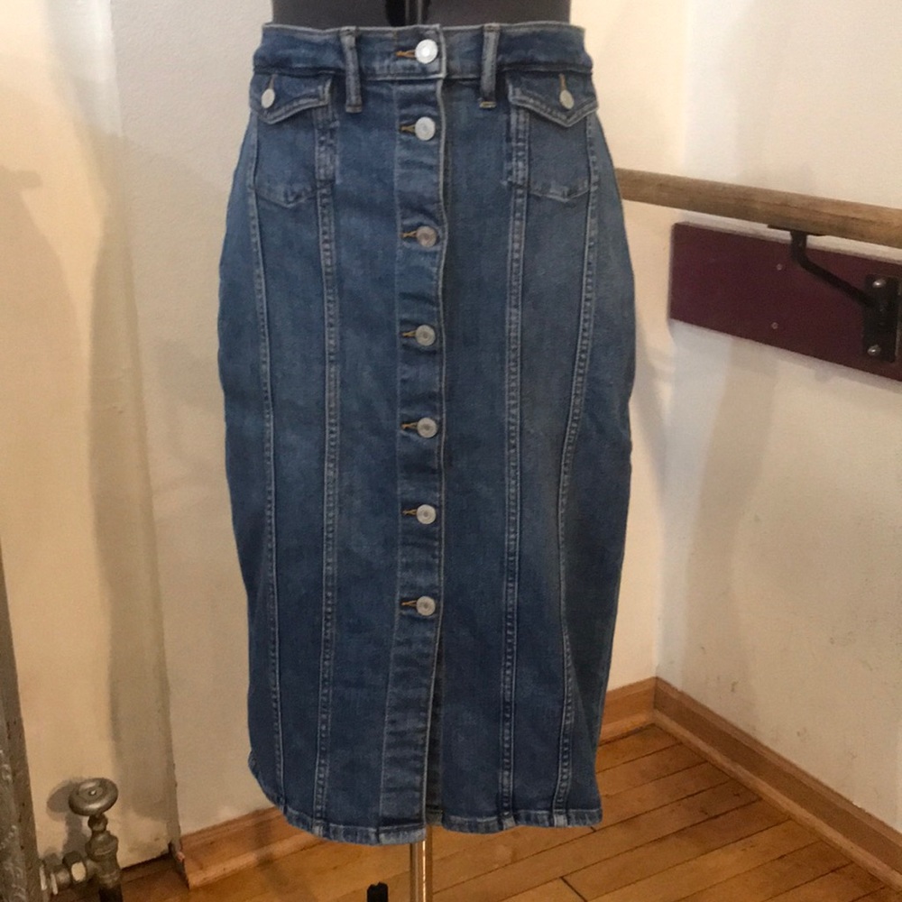 GAP denim skirt size 26R